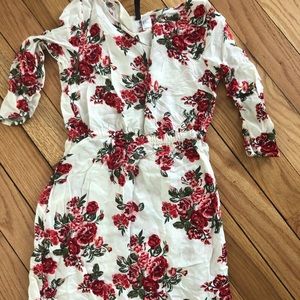 Rose printed 3/4 sleeve dress.